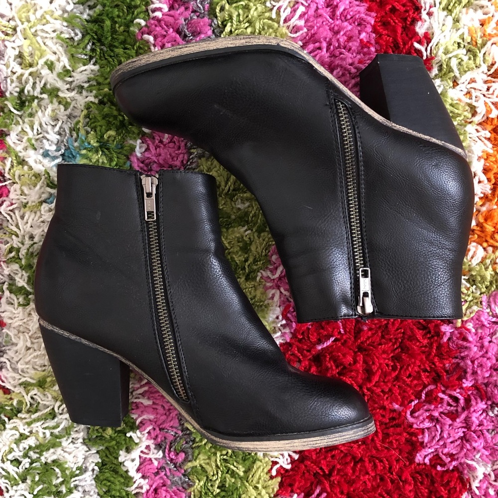 Urban Outfitters Ecoté black leather booties, 8.5